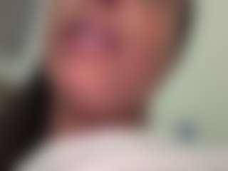 Realwetpussy32's Live Sex Cam Show