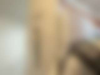 Realwetpussy32's Live Sex Cam Show