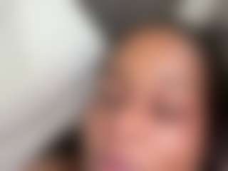Realwetpussy32's Live Sex Cam Show