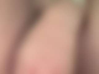 Realwetpussy32's Live Sex Cam Show