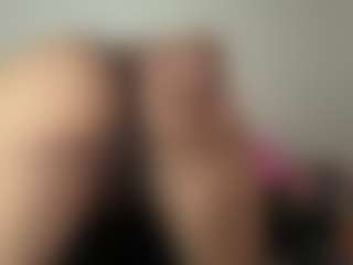 Realwetpussy32's Live Sex Cam Show