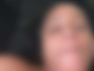 Realwetpussy32's Live Sex Cam Show