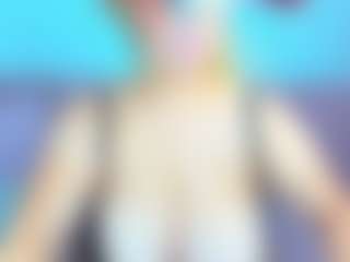 Live-Cam-Show mit Salmaboob - Tittyfuck auf Camsoda