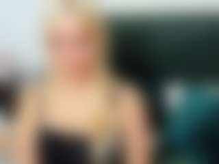 Live cam show with CatrinGood - Blonde Hair Petite on Camsoda