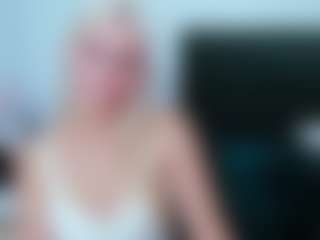 Live cam show with CatrinGood - Pantyhose on Camsoda