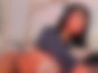 Live cam show with dulcemorbida - Oil on Soda Cam