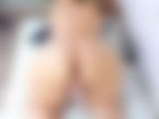 Live cam show with Faehlis - Blonde Hair on AdultVida.com