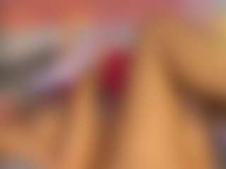 Live cam show with YummmyJane - Camel Toe on Dolls Live