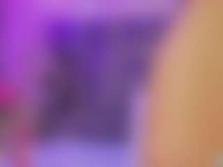 AlannaGil's Live Sex Cam Show