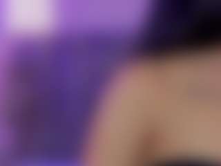 AlannaGil's Live Sex Cam Show