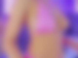 AlannaGil's Live Sex Cam Show