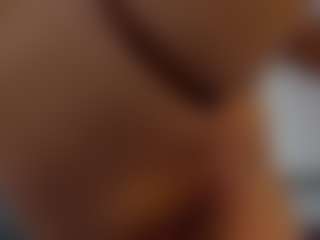 Live cam show with SexyCelline - Average on TeamSkeetLive