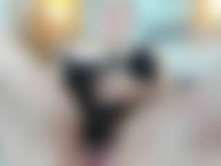 Live cam show with Danna38topless - Petite MILF on nudelive.tv