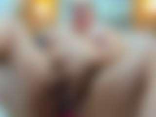 Live cam show with Danna38topless - Public on Camsoda