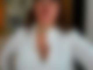 Danna38topless MILF webcam performer live streaming
