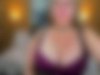 Live cam show with Danna38topless - Trimmed Granny on Dare Cams