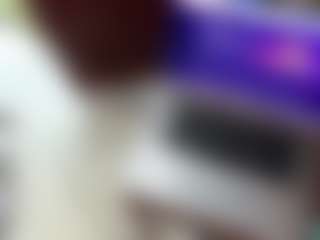 Live cam show with Untamed Reina - Smoking on CamSodaAdn