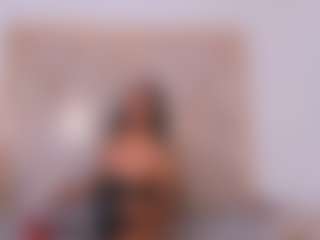 Live cam show with angelkyraasm - Swallow on AdultVida.com