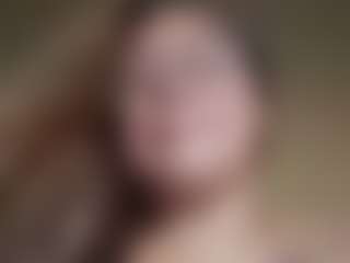Live cam show with redlips46 - Curvy MILF on Hubzter Live