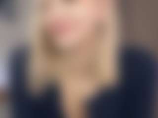 Live cam show with SuanneDano - Upskirt on Latina Girls