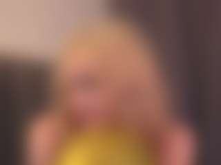 Live cam show with SuanneDano - Teen (18+) on friskycurves.com
