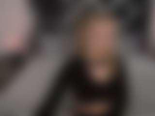 Live cam show with AlinaLemon - Camel Toe on Dolls Live