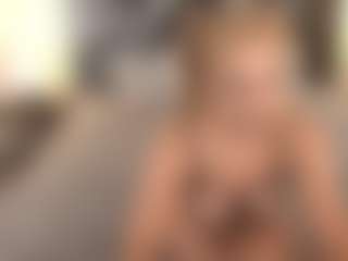 Live cam show with AlinaLemon - Moaning on Milf Play