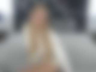 Live cam show with AlinaLemon - Moaning on liverealitysex.com