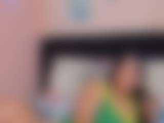 sara-mia's Live Sex Cam Show