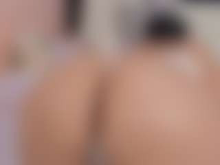 sara-mia's Live Sex Cam Show