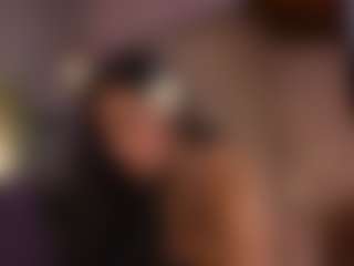Live cam show with Lyra Bellini - Thick on Dolls Live