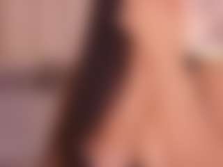 Live cam show with Lyra Bellini - Cowgirl on madthumbs