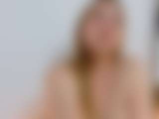 Live cam show with Biancka - Moaning on CamClone