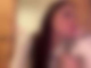 Live cam show with CheriGetzschman - Blue Eyes on AdultVida.com