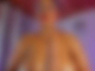 Live cam show with Eva - Tittyfuck on Uber Horny