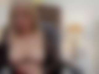 Live cam show with alana-johnson0 - Granny on xplaylive.com