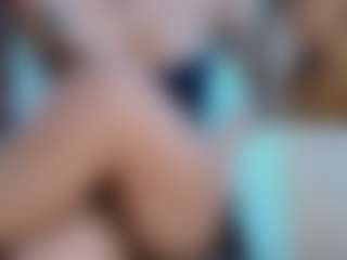 Live cam show with DollLoren26 - Upskirt on AdultVida.com