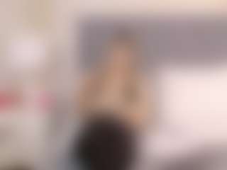 Live cam show with ZoeWillis - Twerk on Uber Horny