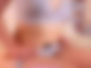 Live cam show with Melody - Green Eyes on slutload