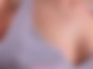 Live cam show with Melody - Green Eyes on Streamer API