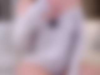 Live cam show with Melody - Camel Toe on live18s.com