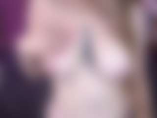 Live cam show with DanielaReign - Body Massage on livesuperchat.net