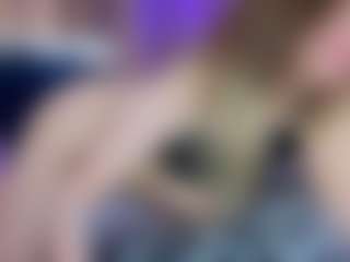 Live cam show with AlyshaHermenau - Thickthighs on TeamSkeetLive