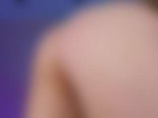 Live cam show with AlyshaHermenau - Thickthighs on livesuperchat.net