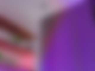 Live cam show with AlyshaHermenau - Game on Camsoda