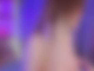 Live cam show with AlyshaHermenau - Game on CamSodaAdn