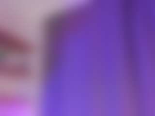 Live cam show with AlyshaHermenau - Tight on Dolls Live