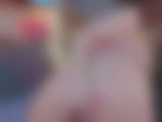 Live cam show with AlyshaHermenau - Flirt on AdultVida.com