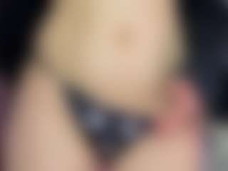 Live cam show with AlyshaHermenau - Game on Camsoda