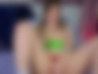 Live cam show with AlyshaHermenau - Flirt on Camiplay Live